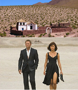 Desierto de Chile y escena de 'Quantum of Solace', en cines desde el 21 de noviembre.