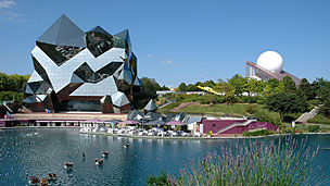 Vista general del parque tem�tico Futuroscope.